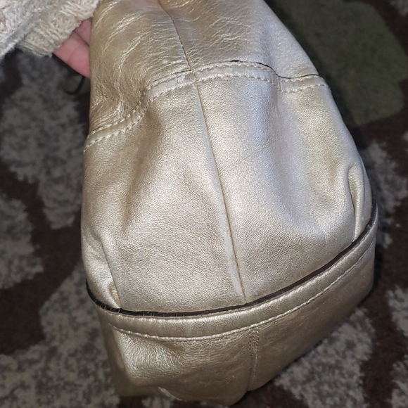 😁Metallic Gold Coach Shoulder Bag😁 - Picture 9 of 14